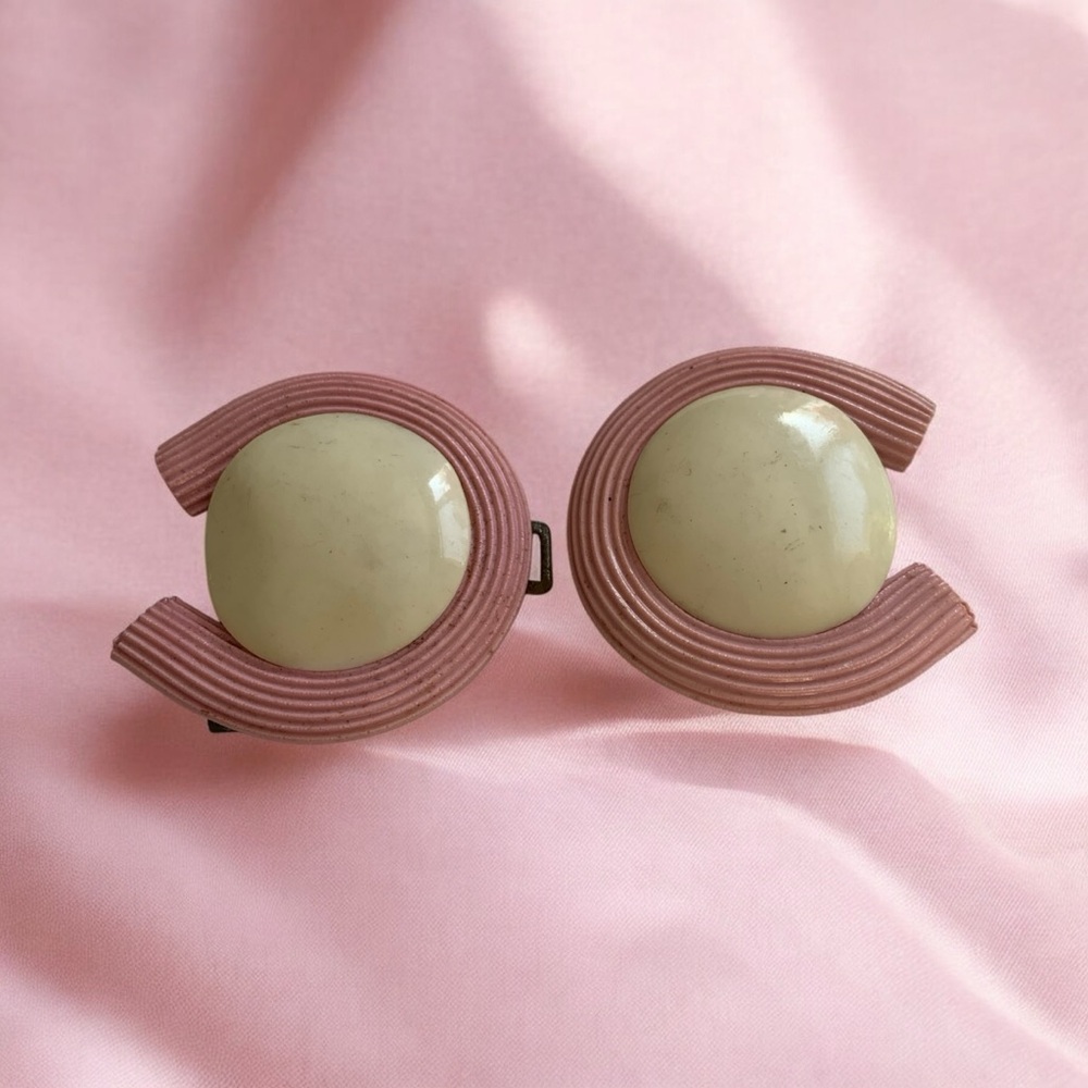 Pink and Cream Belt Buckle 40’s and 50’s maybe early 60’s
